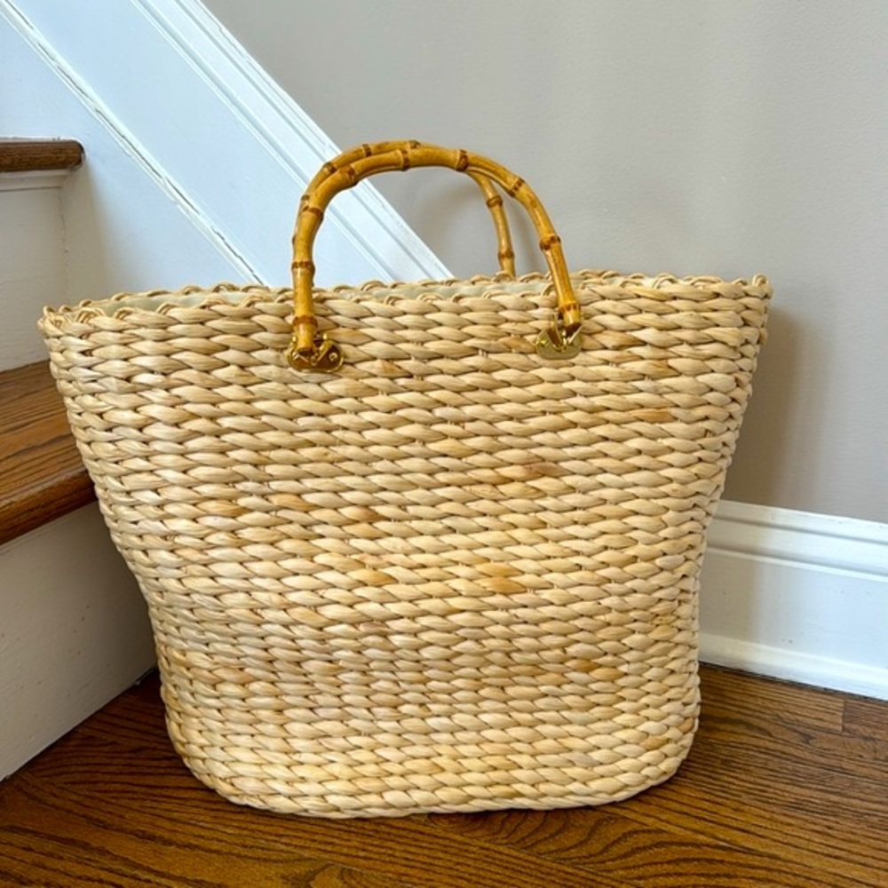 C. Wonder Straw Tote